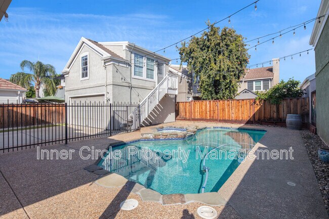 Building Photo - 342 Chaucer Dr