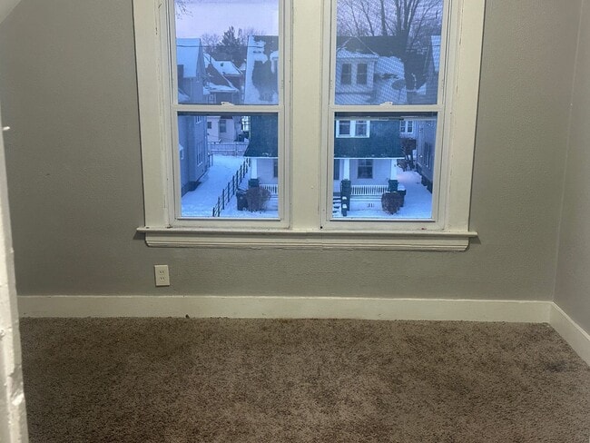 Building Photo - 10022 Parkgate Ave