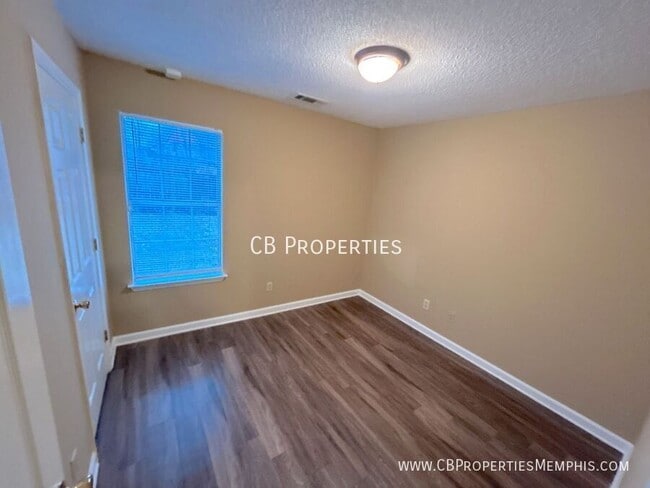 Building Photo - 4294 Bishop Hills Dr