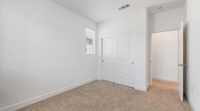 Building Photo - Beautifully maintained home located in a quiet, desirable Pittsburg neighborhood.