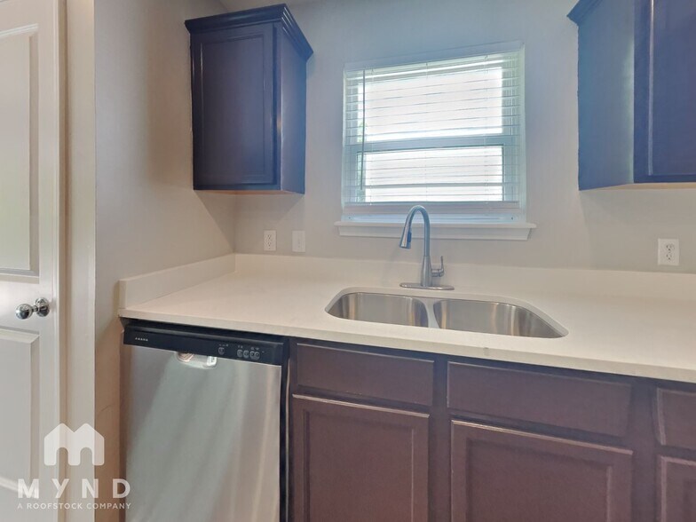 Building Photo - 8042 Loveridge Drive
