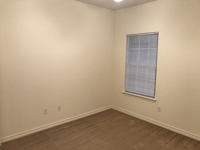 Building Photo - Duplex