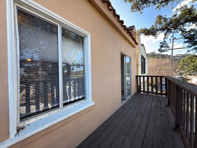 Building Photo - 160 San Benito Rd