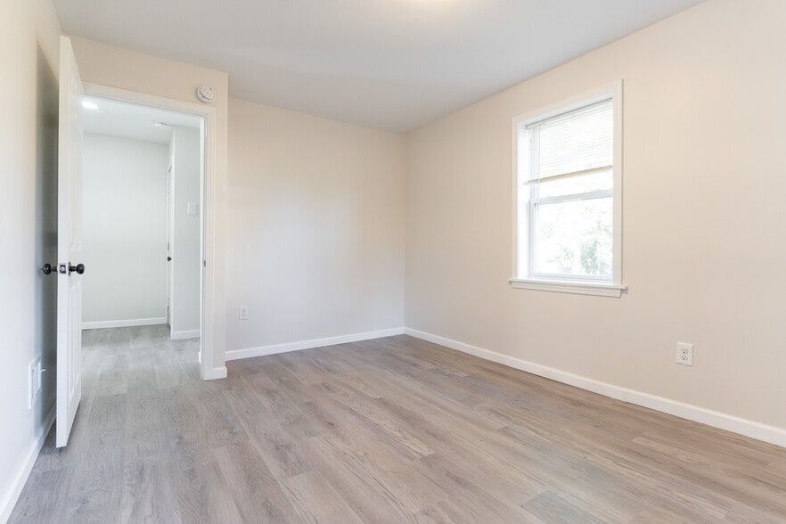 Building Photo - 920 Macadam St