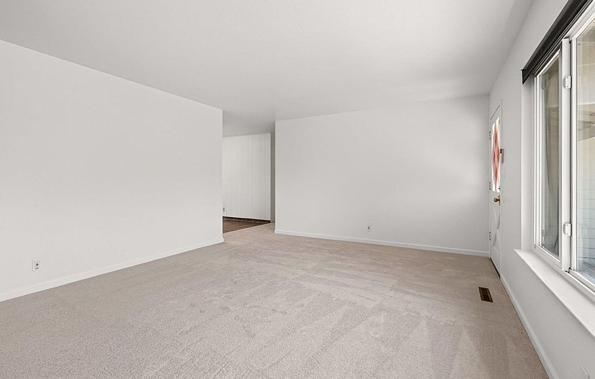 Building Photo - 36740 Theta Ct