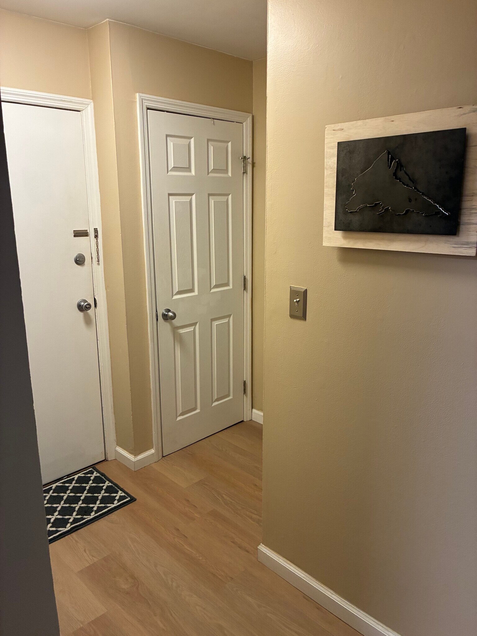 foyer - 300 7th Ave