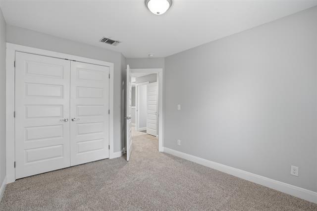 Building Photo - 1022 W Shepherd St