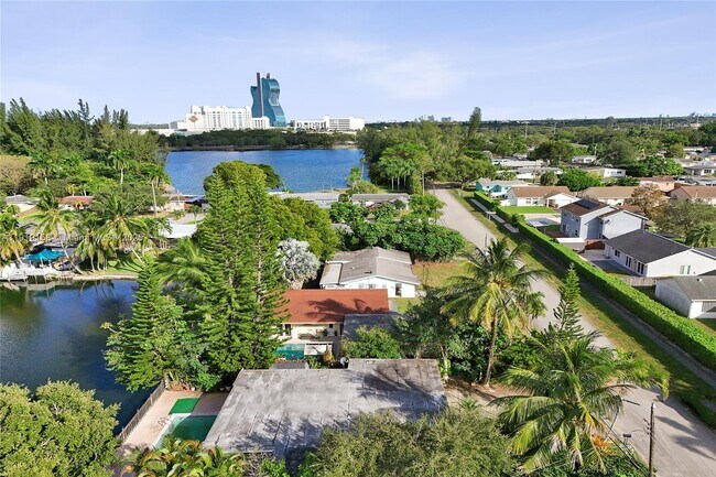 Building Photo - 5551 SW 57th St