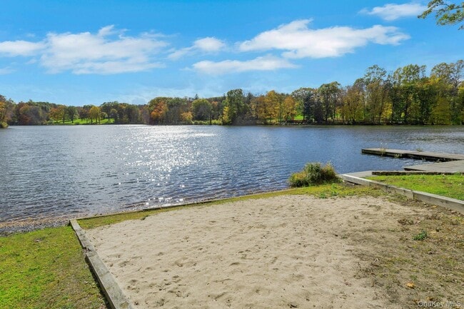 Building Photo - 16 Old Wagon Rd