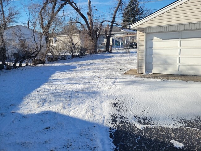 Building Photo - 2382 S Scott St