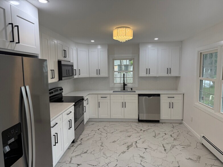 Primary Photo - 30 Beacon St