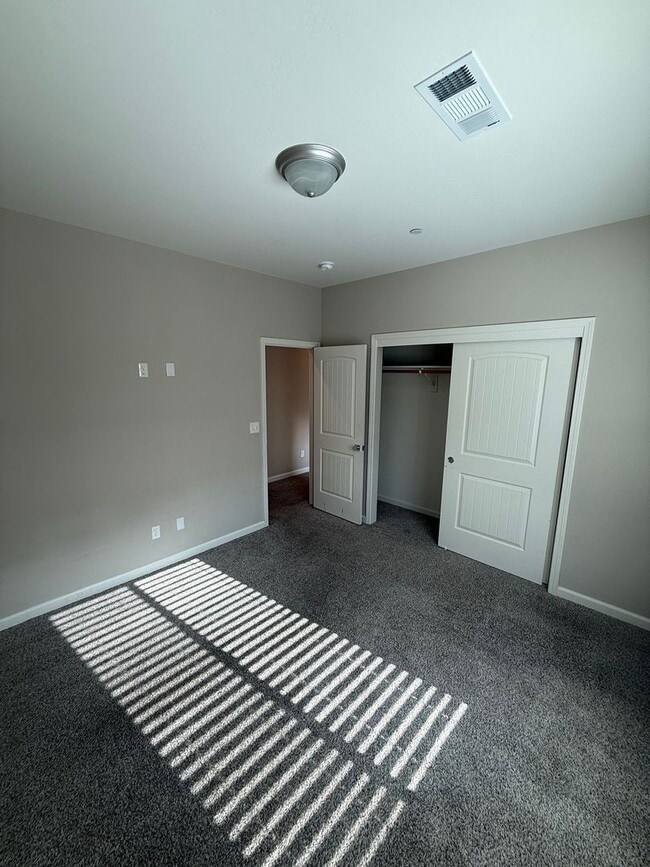 Building Photo - 6217 Curvy Hills Dr