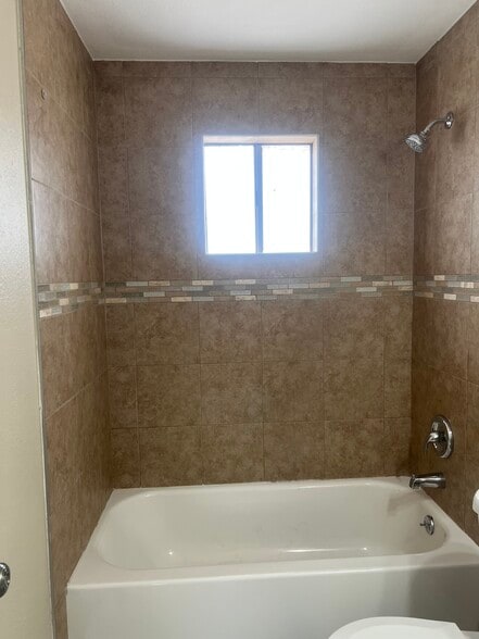 Building Photo - 1731 E Cheery Lynn Rd