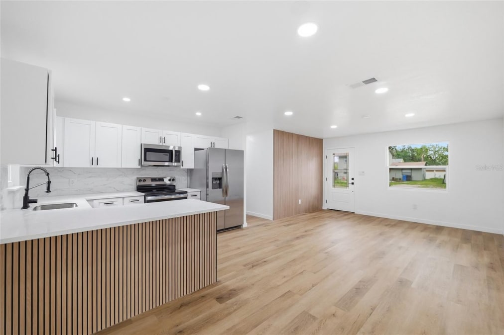 Building Photo - 705 E 126th Ave