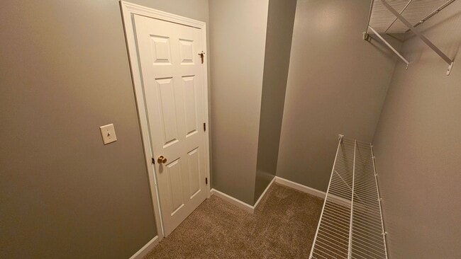 Building Photo - 3 BR 2 BA Aragona Village