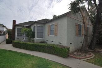 Building Photo - 4510-4512 E 15th