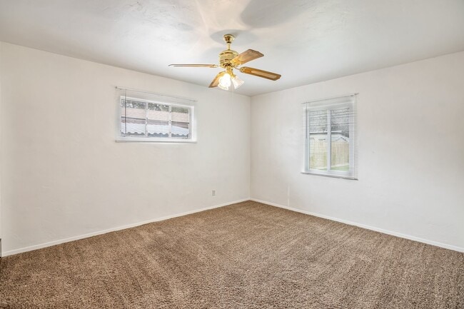 Building Photo - Large SF Home now available in Camelback C...