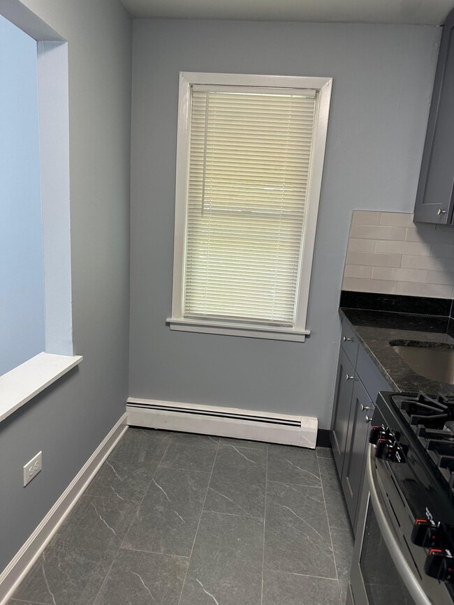 Building Photo - 6259 N Milwaukee Ave