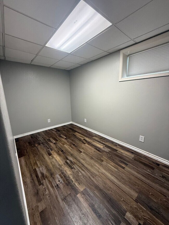 Building Photo - 529 S Dakota St