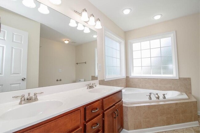 Building Photo - 2498 Hattington Dr