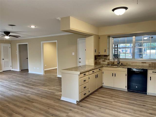 Building Photo - 5525 Hooks Ave