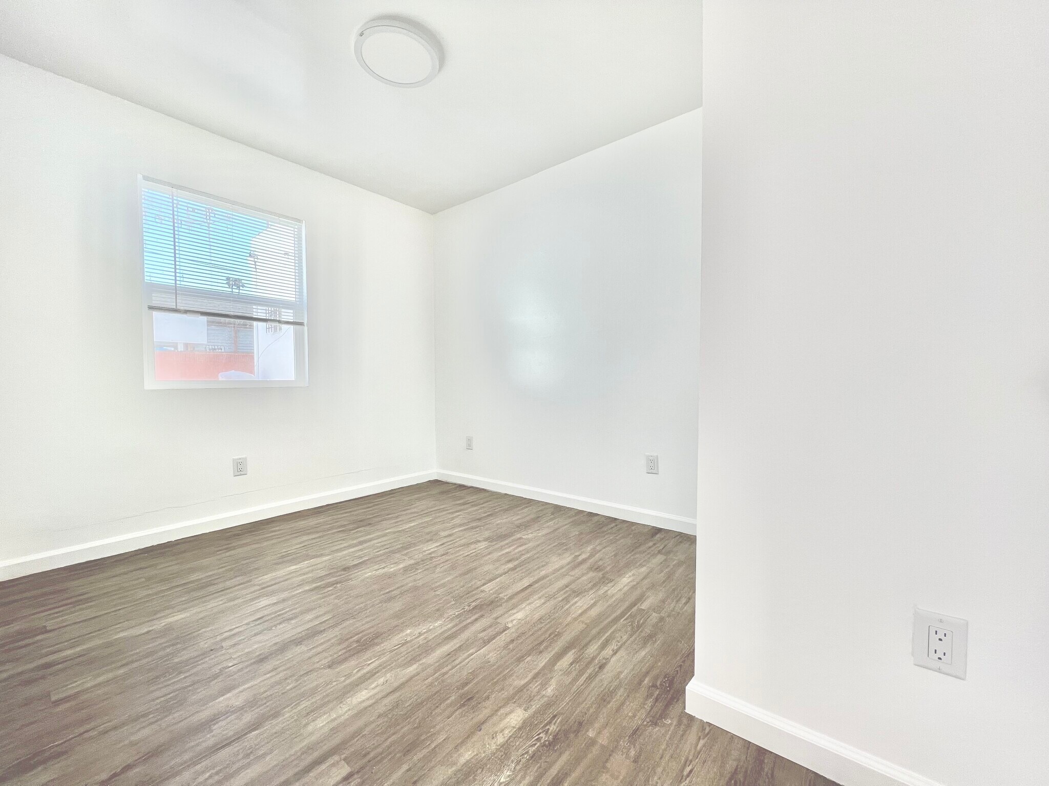 Building Photo - 1763 W 38th St