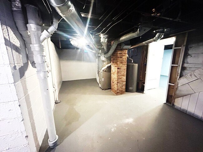 Building Photo - 5923 Turney Rd