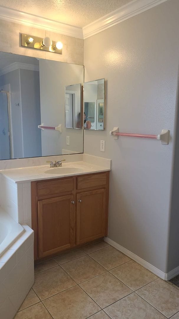 Building Photo - 14512 Lisalynne Ct
