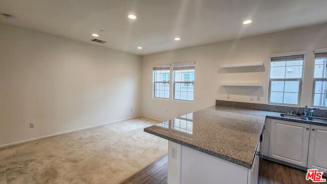 Building Photo - 835 Orchid Way
