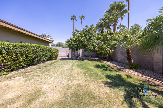 Building Photo - 4Bed/2.5Bath Home at 56th/Cactus! $399 MOV...