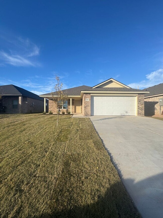 Building Photo - New build "Be the 1st to live THERE" 3/2/2 CISD 1/2 off special 1st month's rent