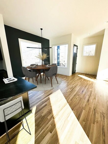 Building Photo - 1607 Martin St