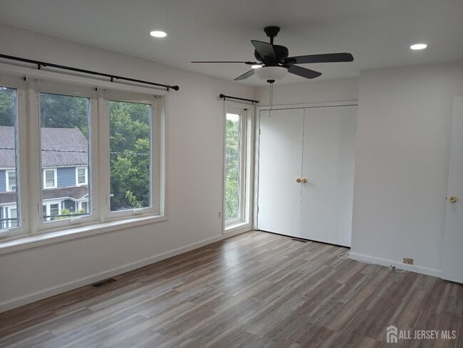 Building Photo - 71 Redmond St