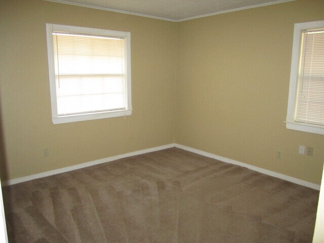 Building Photo - 1708 Westchester Dr