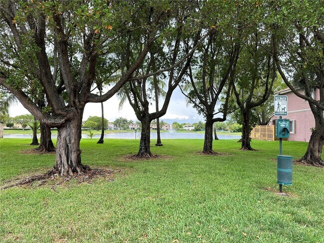 Building Photo - 7001 SW 164th Ct