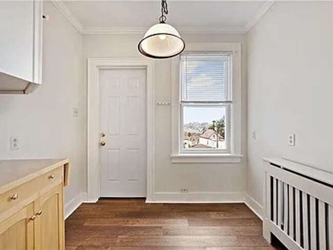 Building Photo - 239 The Blvd