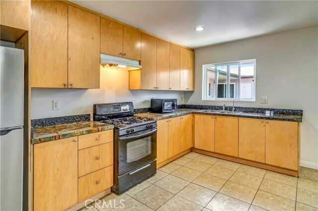 Building Photo - 6735 Elmer Ave