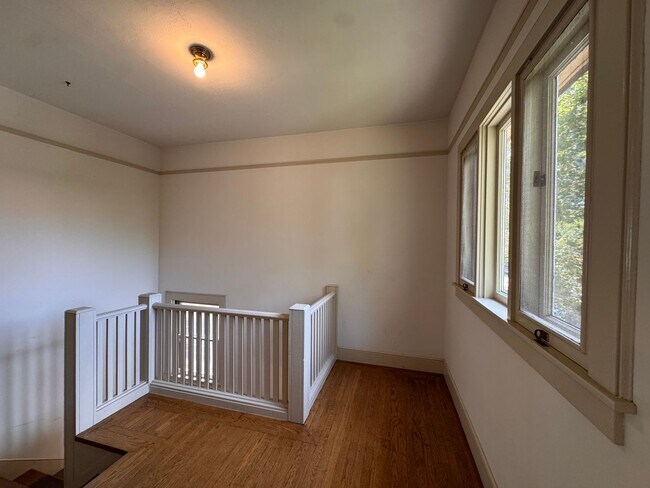 Building Photo - 1029 33rd St