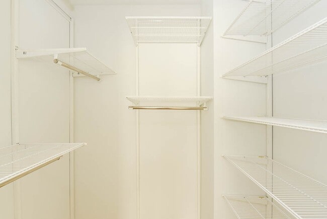 Building Photo - 959 W Grace St