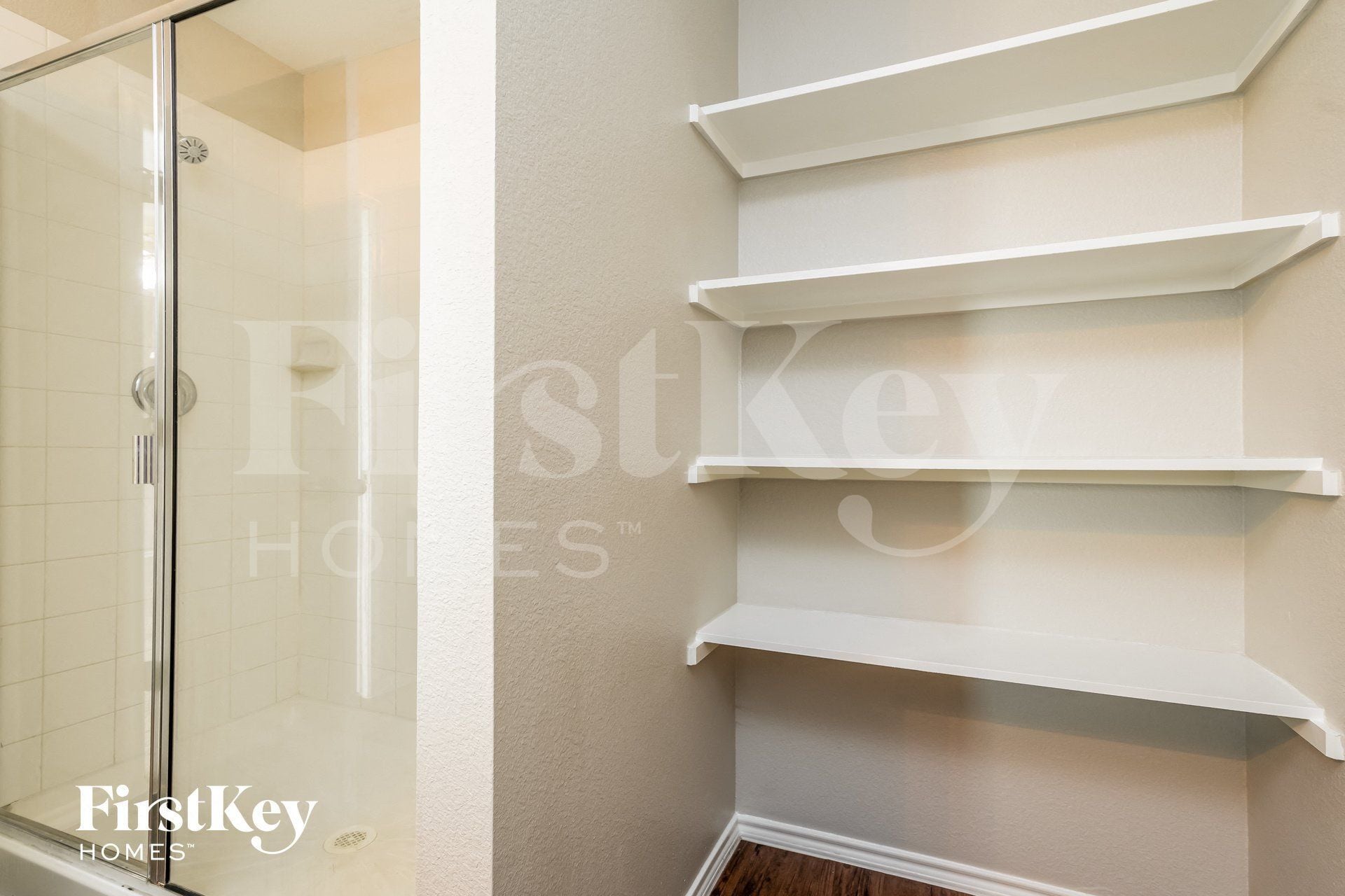 Building Photo - 223 Thoroughbred St