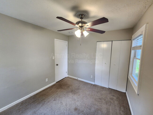 Building Photo - 2648 Santa Monica Dr NW