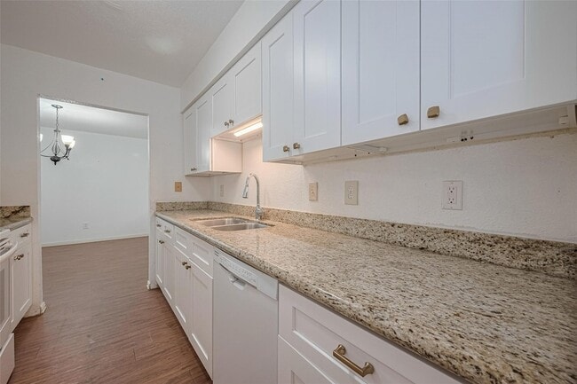 Building Photo - 6500 Sands Point Dr