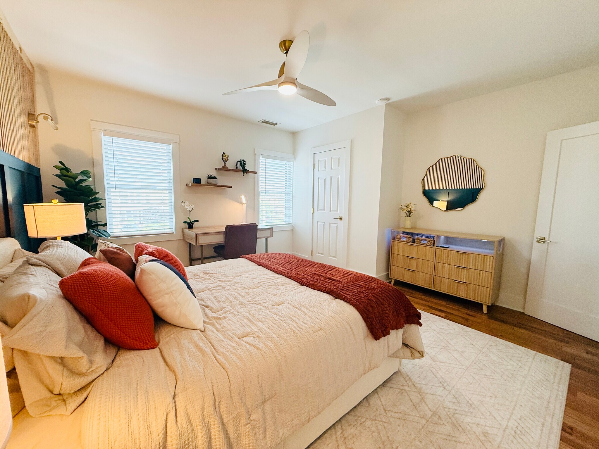 Bedroom - 2504 E York St
