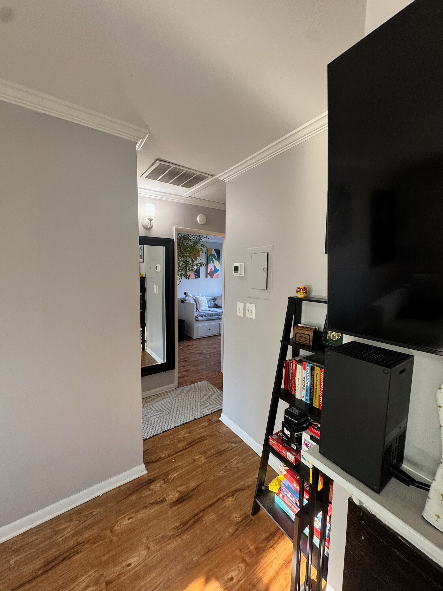 Hallway to bedrooms, bath and washer/dryer - 2841 S Wakefield St