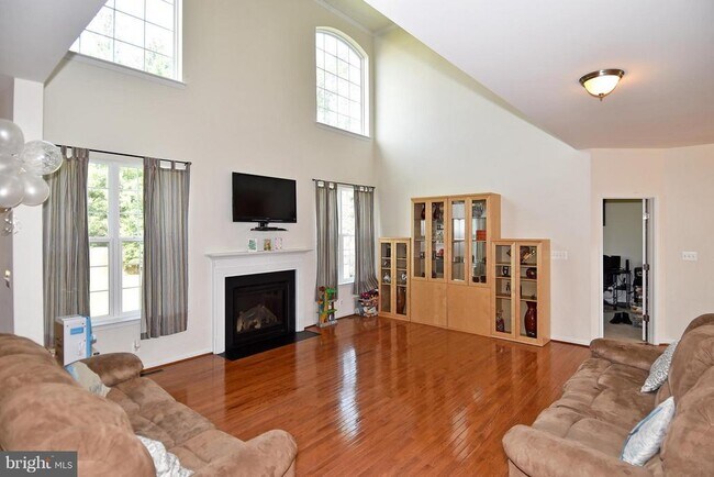 Building Photo - 3082 American Eagle Blvd