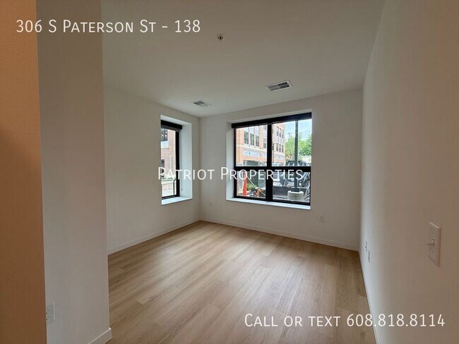 Building Photo - 306 S Paterson St