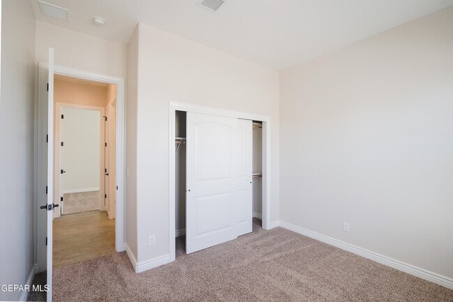 Building Photo - 13368 Emerald Glass Dr