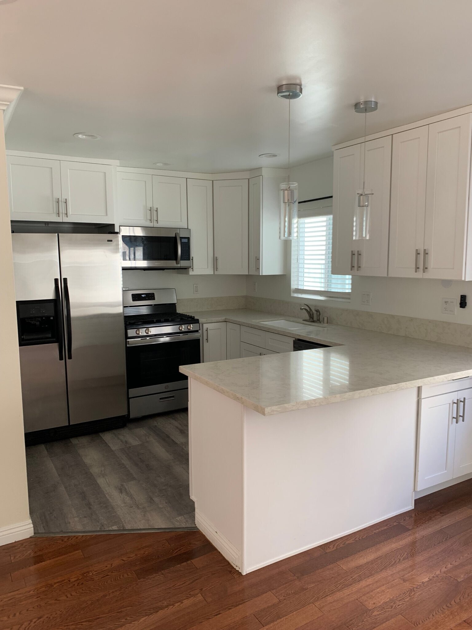 Building Photo - 1101 Laveta Terrace