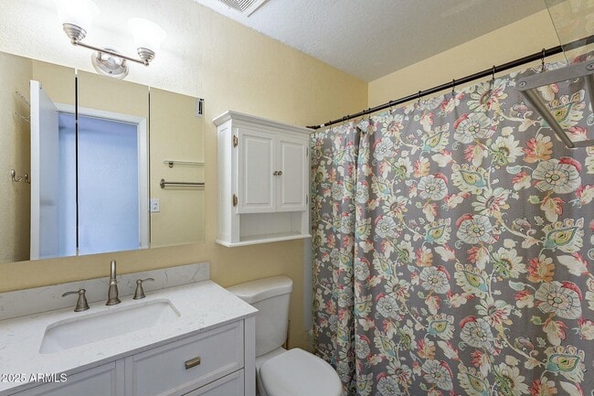 Building Photo - 1715 E El Parque Dr