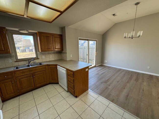 Building Photo - 410 Trent Ct